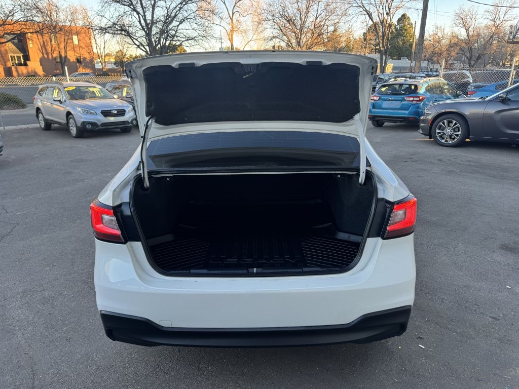 Subaru Legacy Premium 2025