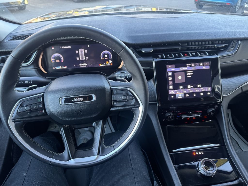 Jeep Grand Cherokee Laredo 4WD 2024