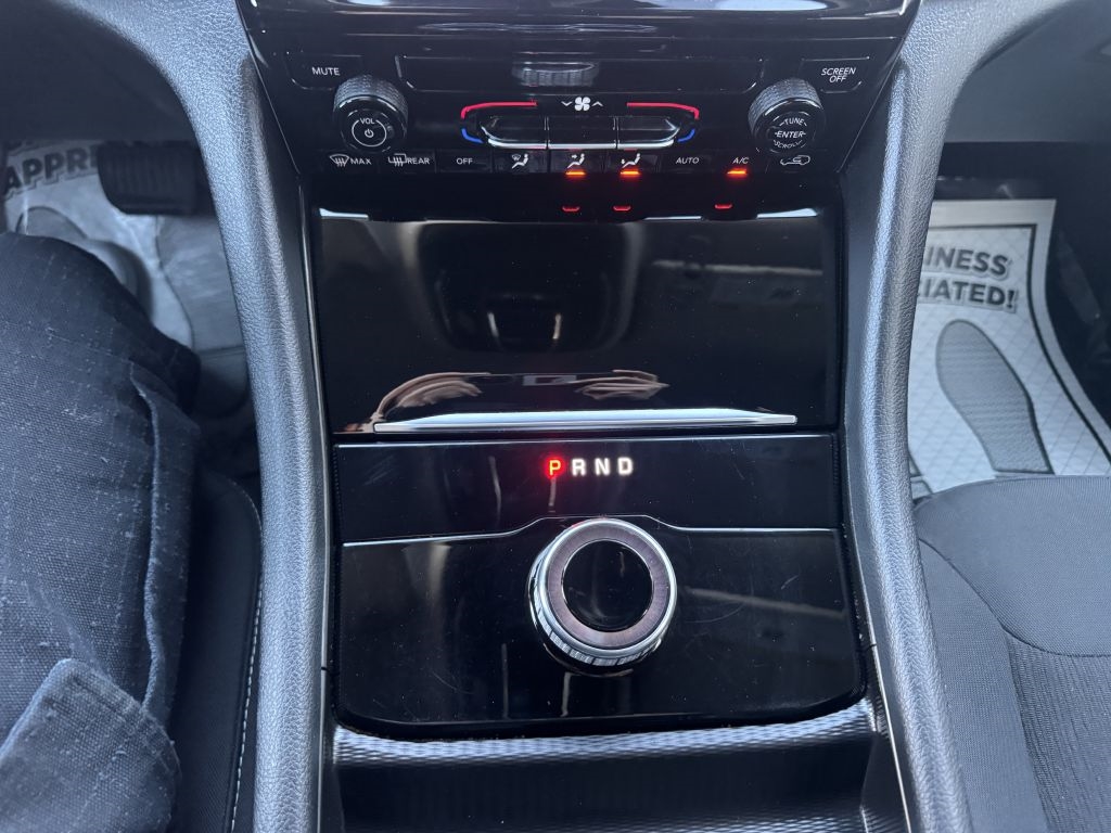 Jeep Grand Cherokee Laredo 4WD 2024