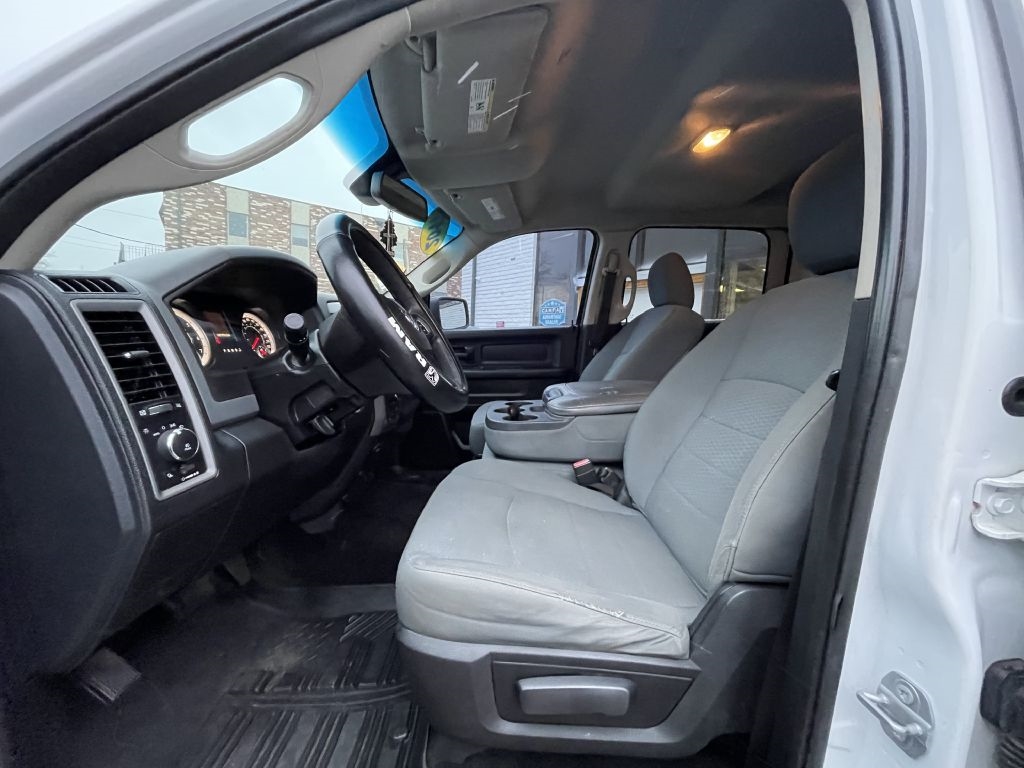 RAM 1500 Tradesman Crew Cab SWB 4WD 2017