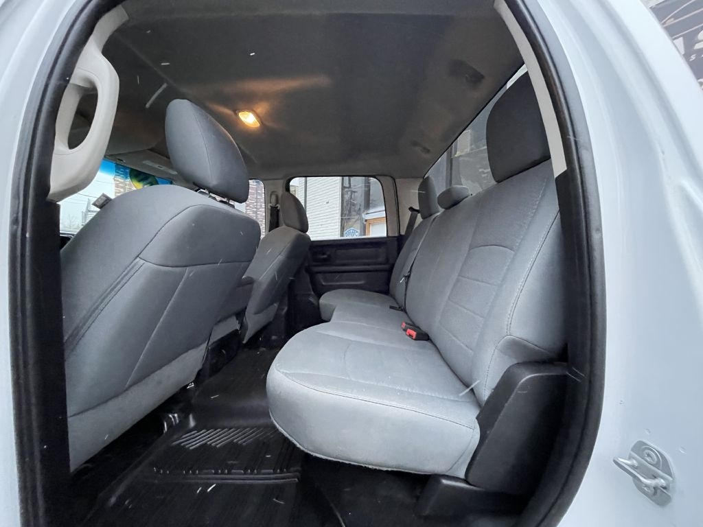 RAM 1500 Tradesman Crew Cab SWB 4WD 2017