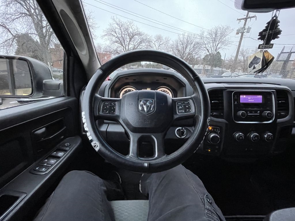 RAM 1500 Tradesman Crew Cab SWB 4WD 2017