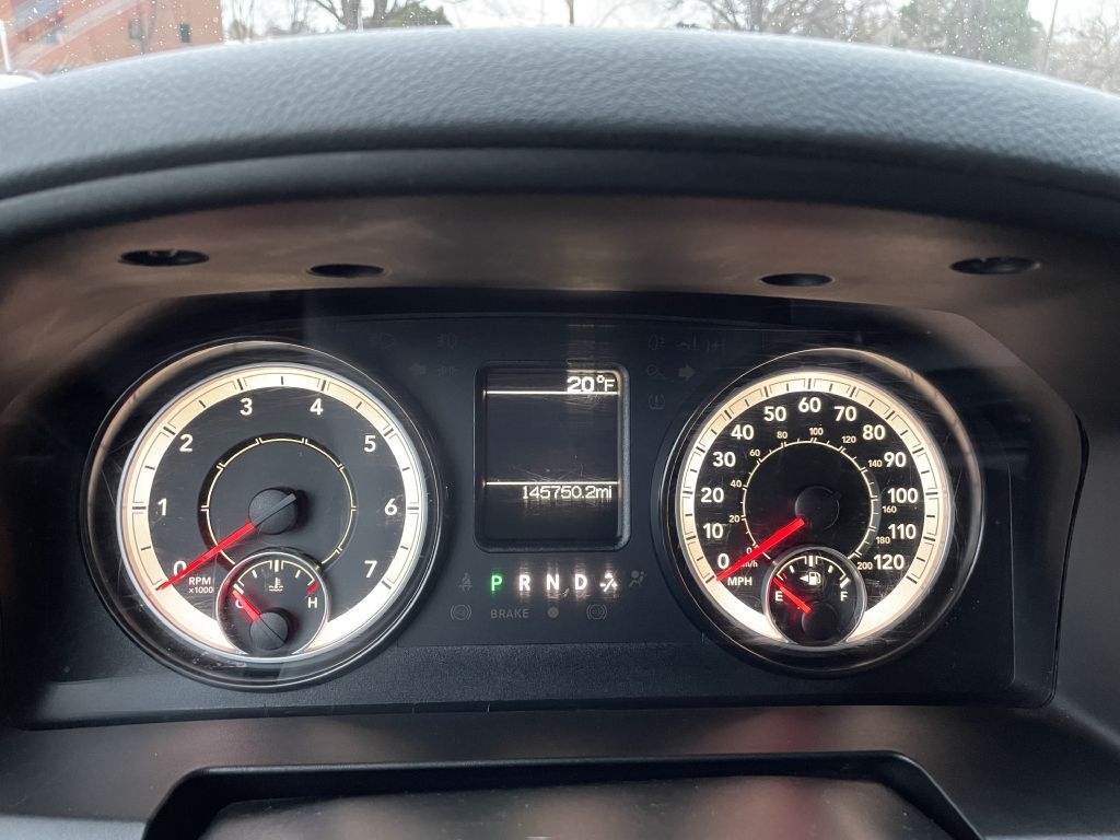 RAM 1500 Tradesman Crew Cab SWB 4WD 2017