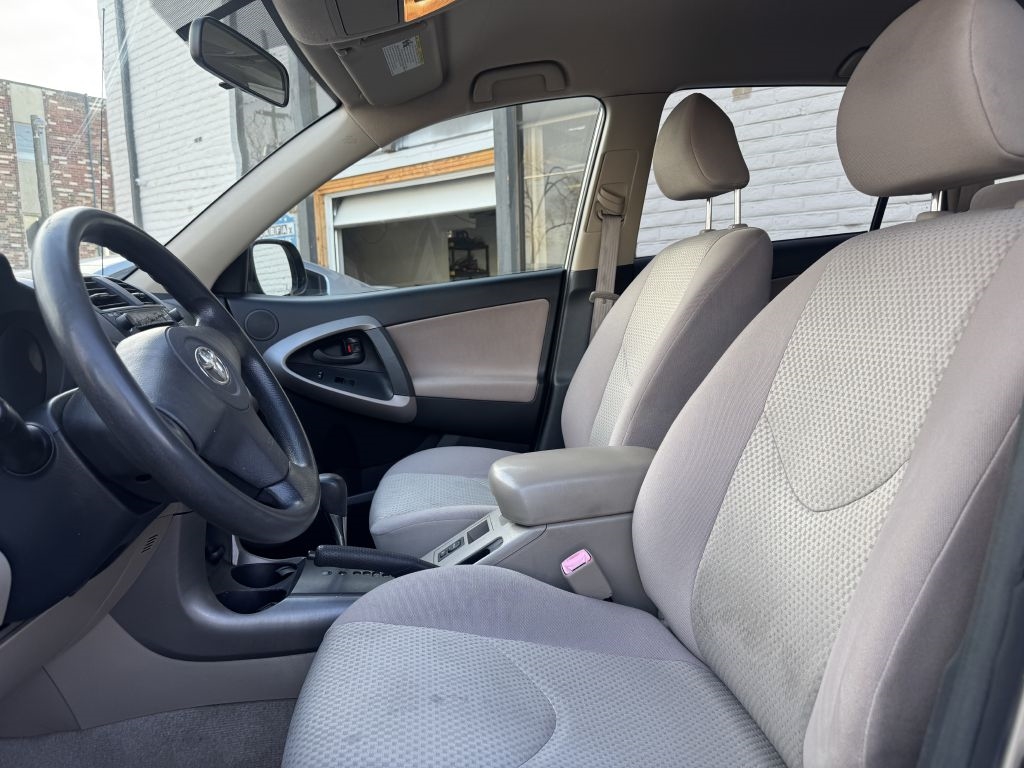 Toyota RAV4 Base I4 2WD 2008