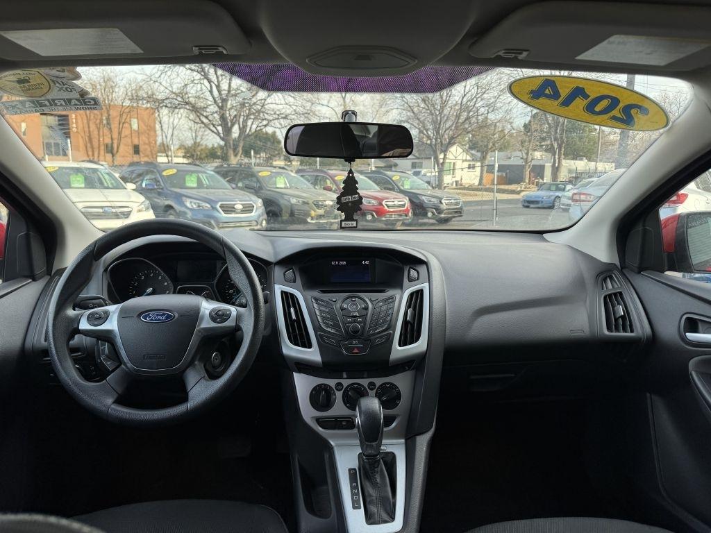 Ford Focus SE Sedan 2014