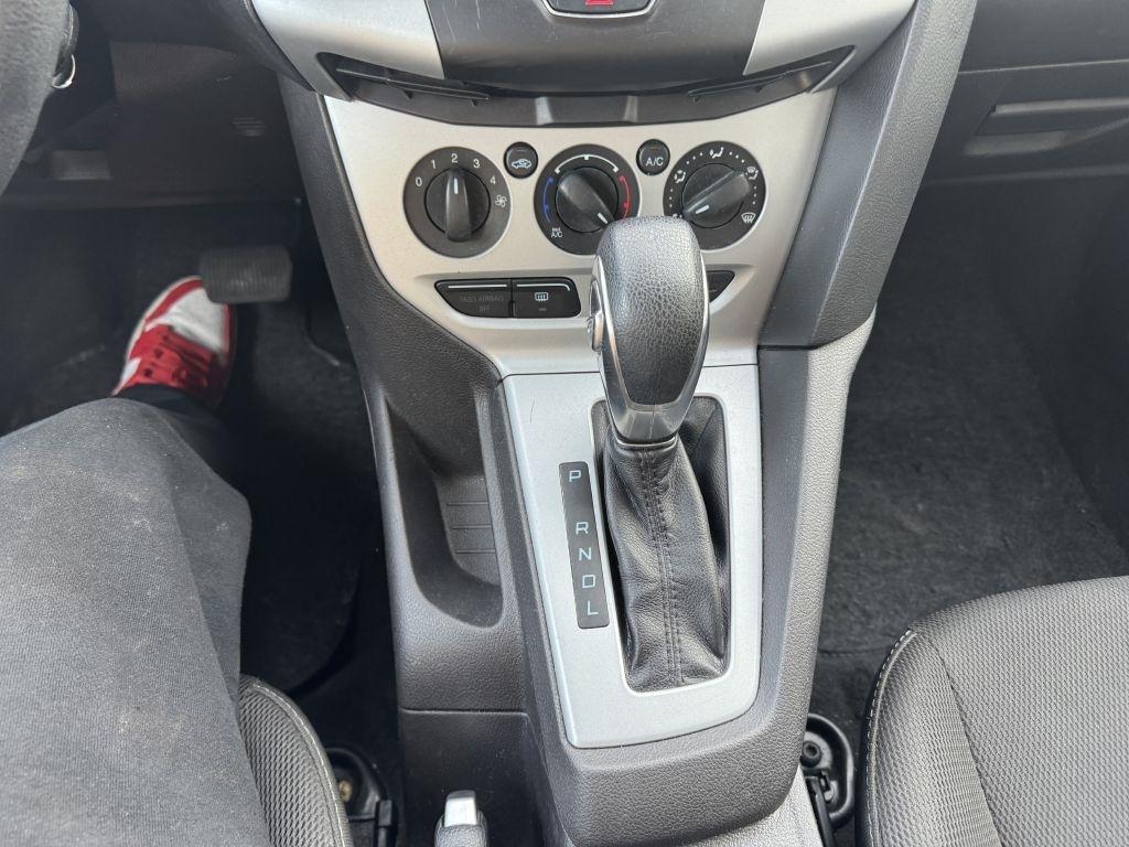 Ford Focus SE Sedan 2014