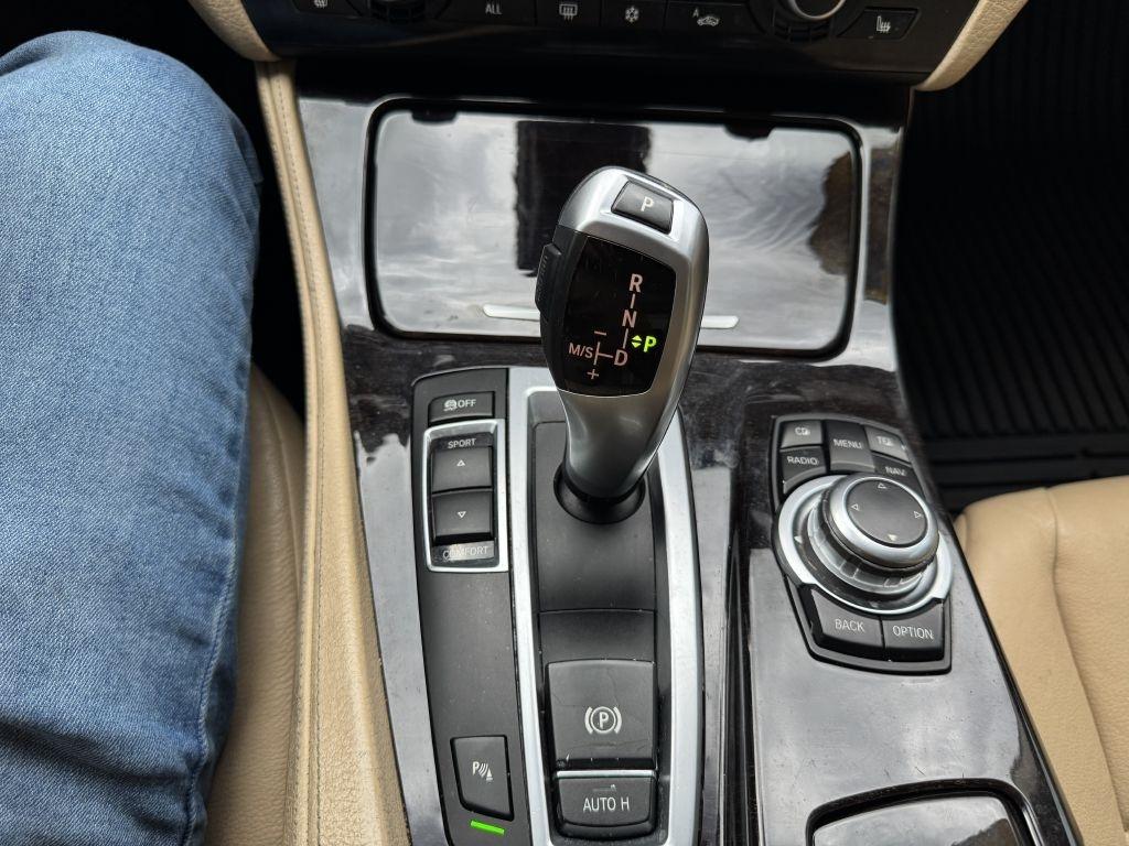 BMW 5-Series 528i 2012