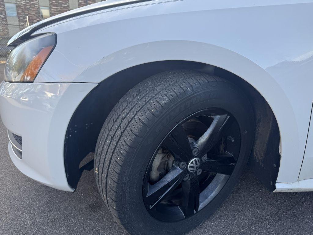 Volkswagen Passat 2.5L SE AT 2012