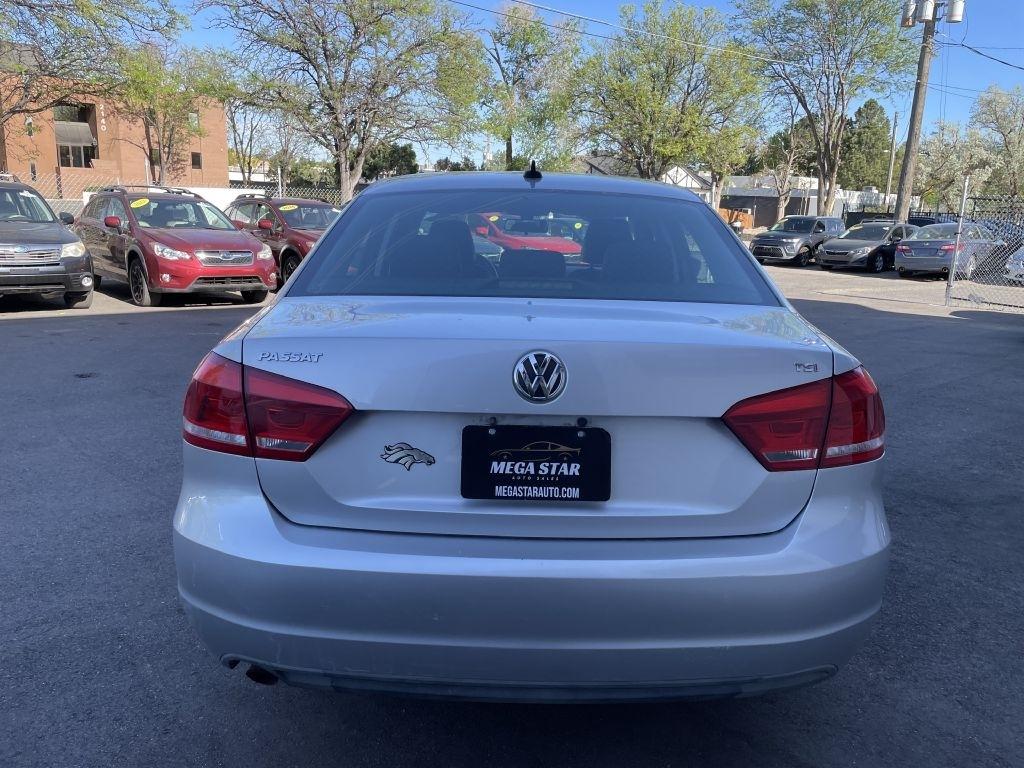 Volkswagen Passat 1.8T Wolfsburg AT 2014