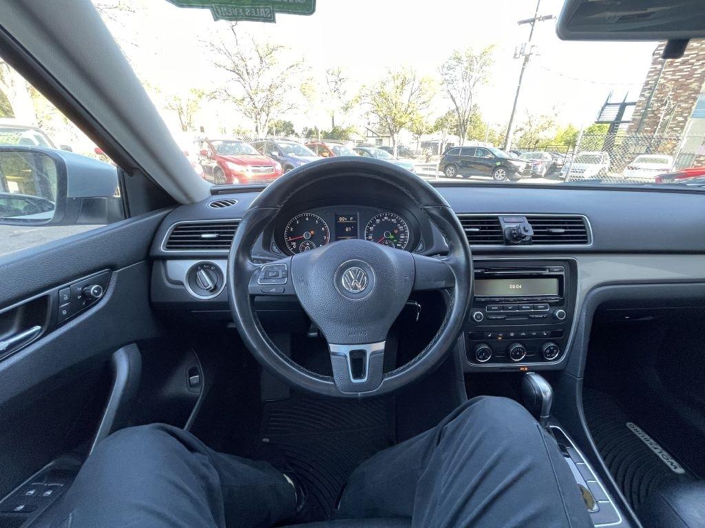 Volkswagen Passat 1.8T Wolfsburg AT 2014