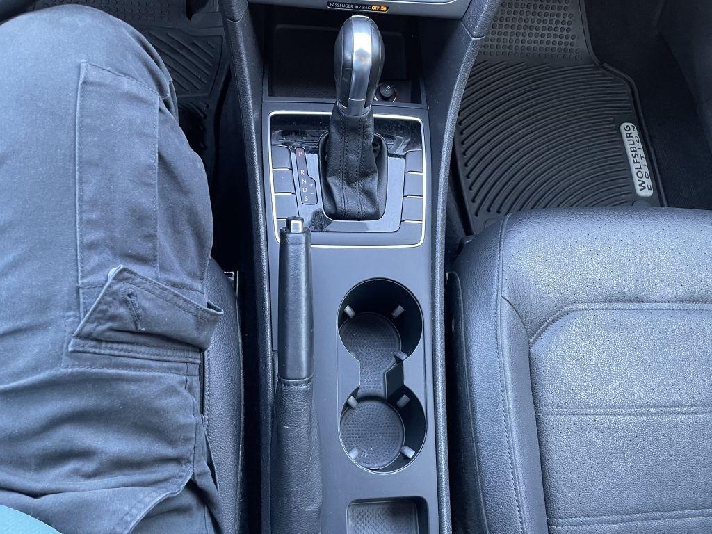 Volkswagen Passat 1.8T Wolfsburg AT 2014