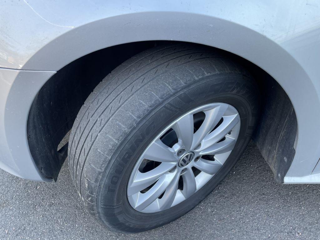 Volkswagen Passat 1.8T Wolfsburg AT 2014