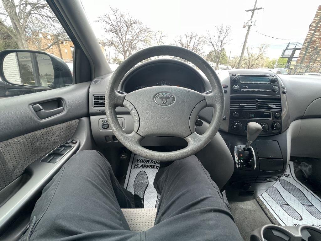 Toyota Sienna CE FWD 7-Passenger 2008
