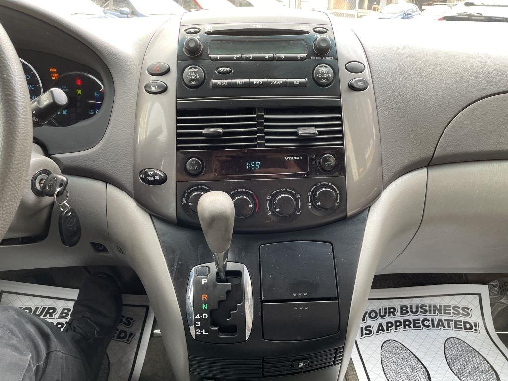 Toyota Sienna CE FWD 7-Passenger 2008