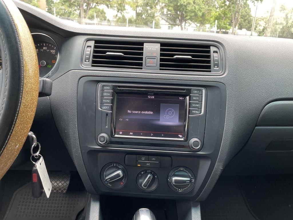 Volkswagen Jetta 1.4T S 6A 2016