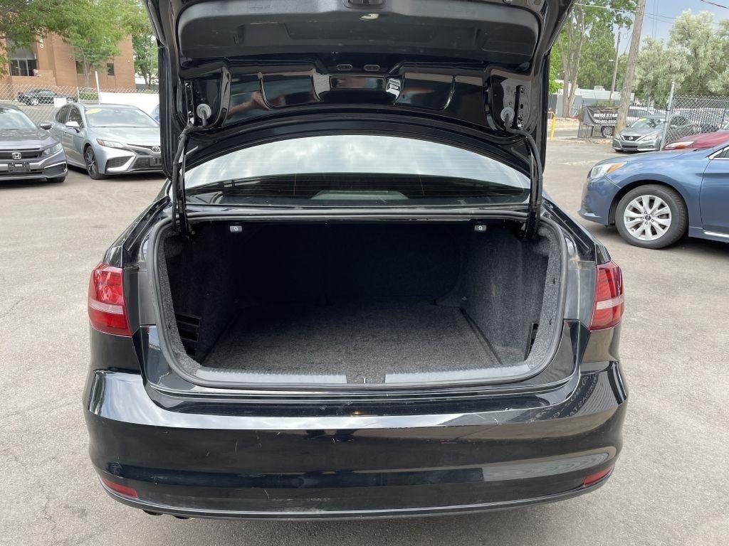 Volkswagen Jetta 1.4T S 6A 2016