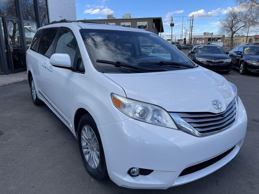 Toyota Sienna XLE FWD 8-Passenger V6 2016