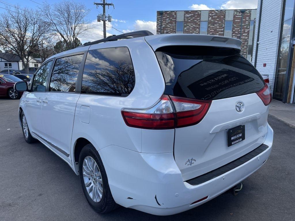 Toyota Sienna XLE FWD 8-Passenger V6 2016