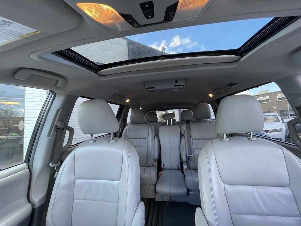 Toyota Sienna XLE FWD 8-Passenger V6 2016