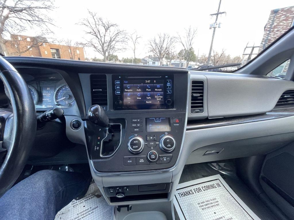 Toyota Sienna XLE FWD 8-Passenger V6 2016