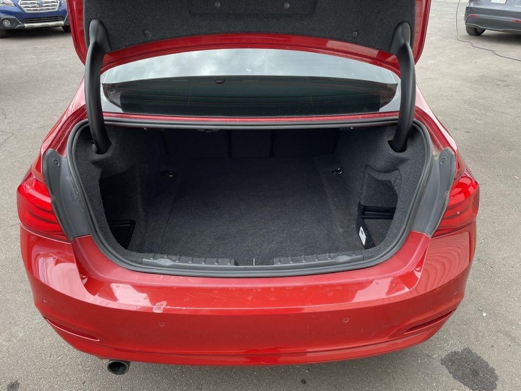 BMW 3-Series 320i xDrive Sedan 2017