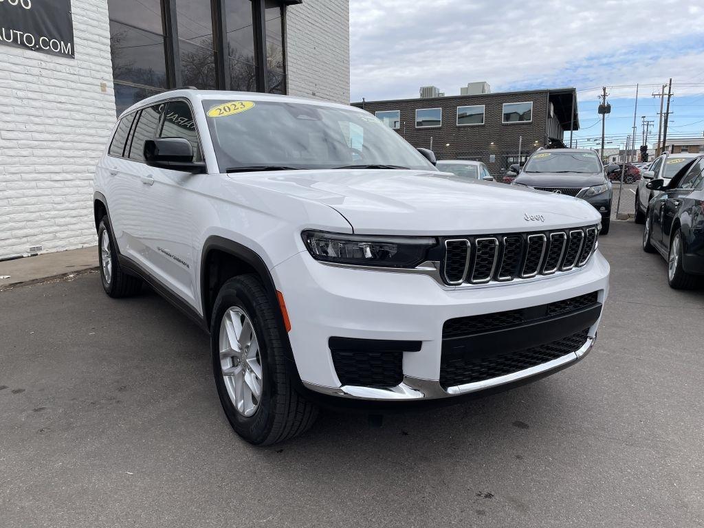 Jeep Grand Cherokee L Laredo 4WD 2023