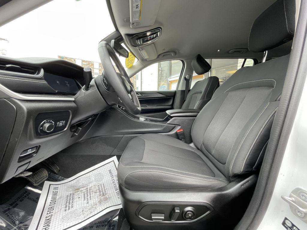 Jeep Grand Cherokee L Laredo 4WD 2023