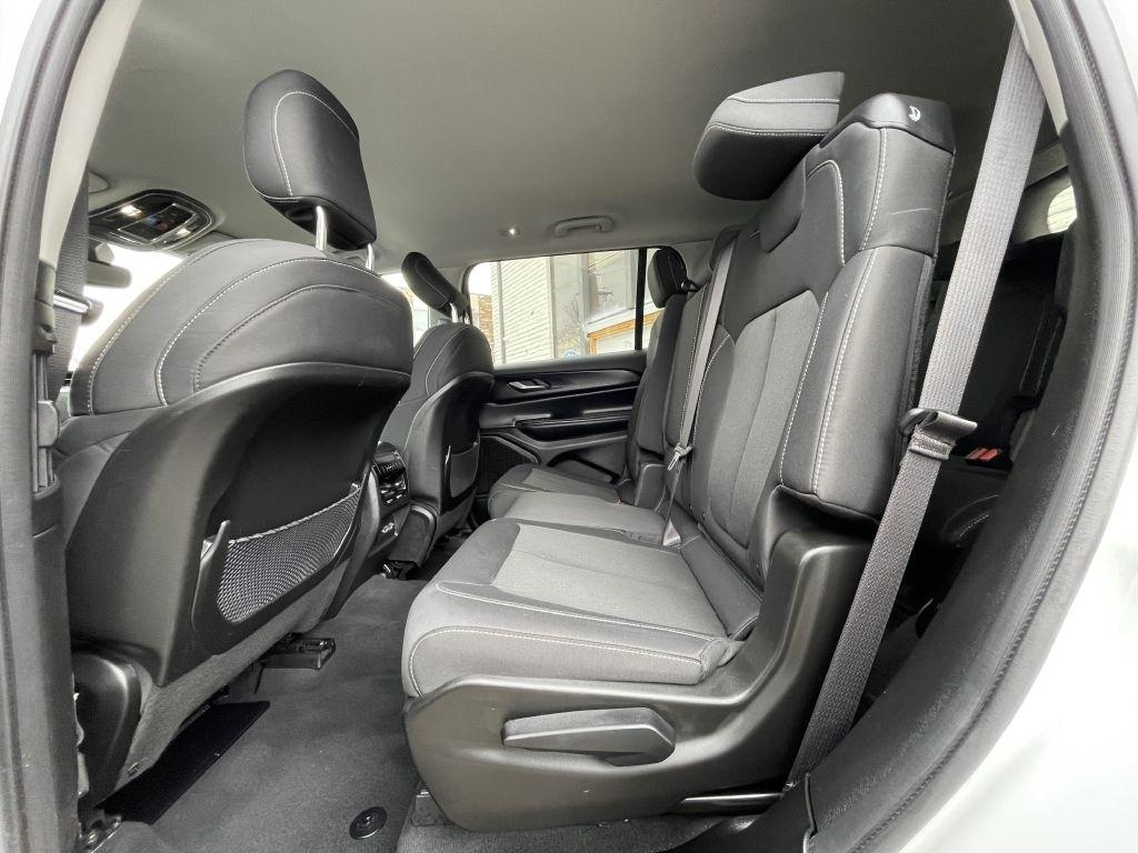 Jeep Grand Cherokee L Laredo 4WD 2023