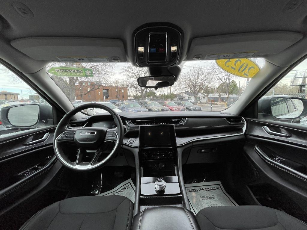 Jeep Grand Cherokee L Laredo 4WD 2023