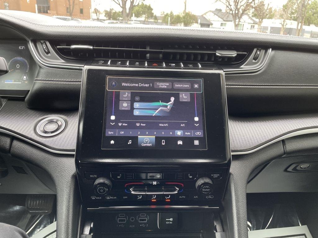 Jeep Grand Cherokee L Laredo 4WD 2023