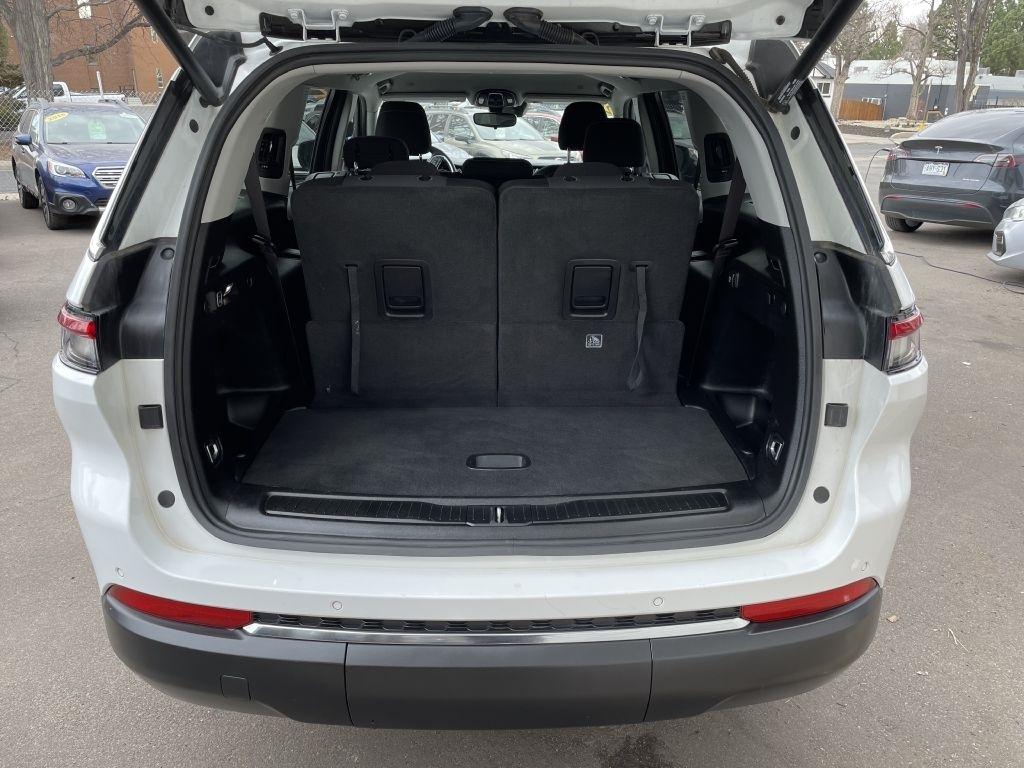 Jeep Grand Cherokee L Laredo 4WD 2023