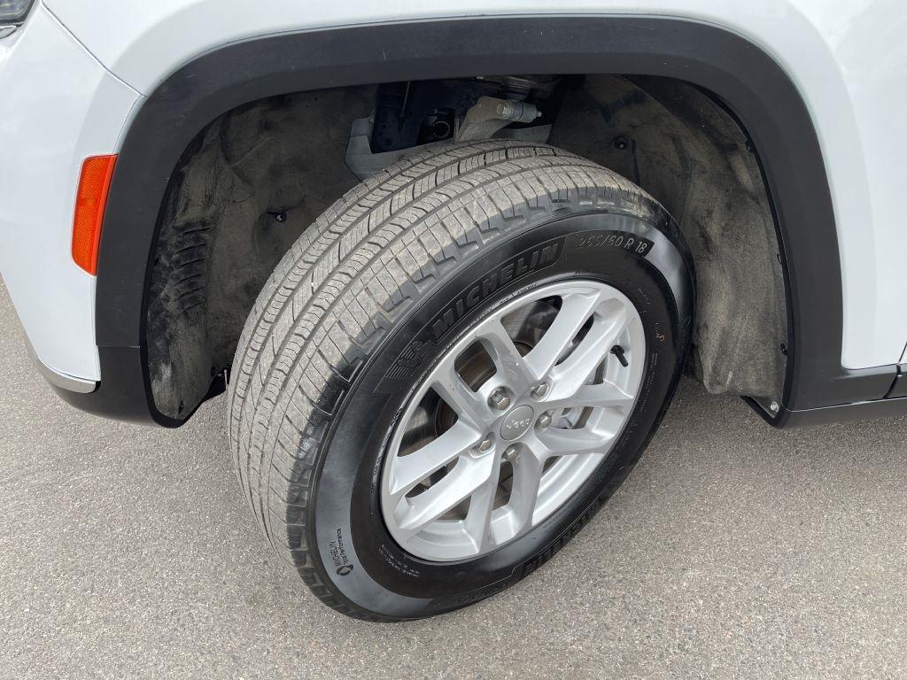 Jeep Grand Cherokee L Laredo 4WD 2023