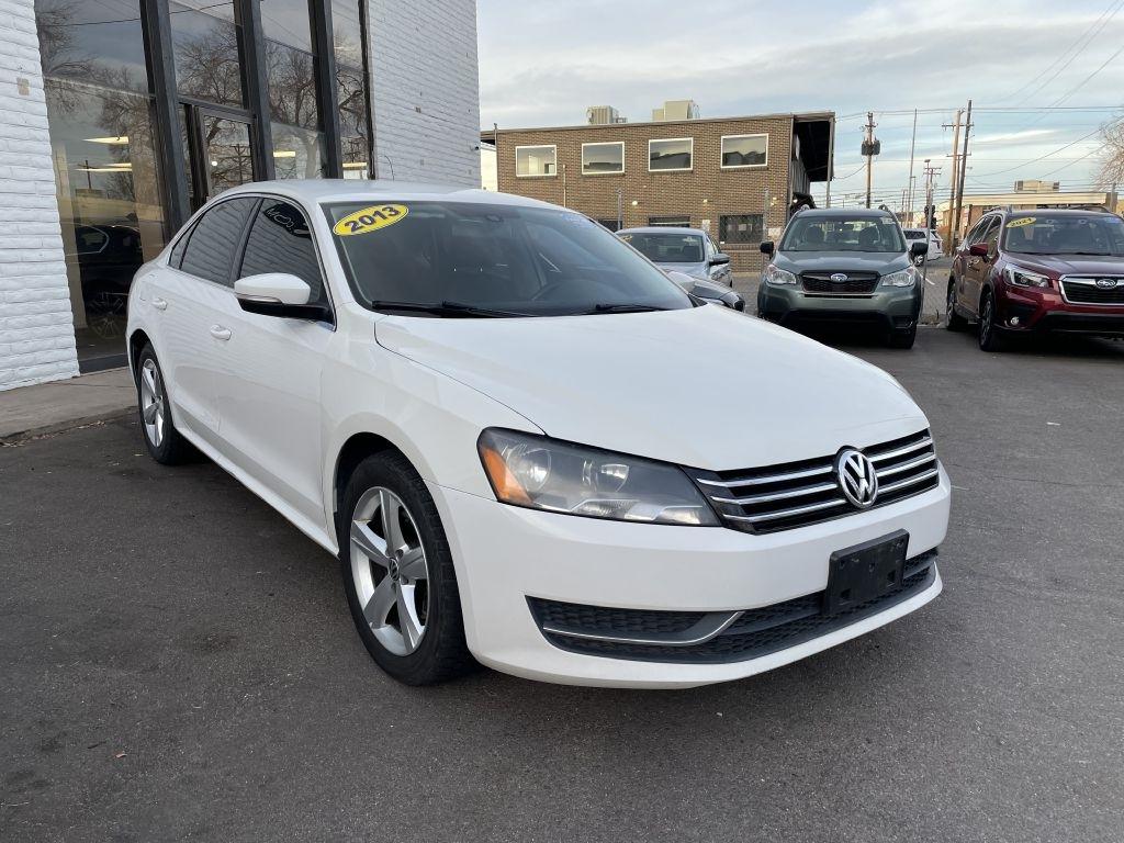 Volkswagen Passat 2.5L SE MT 2013