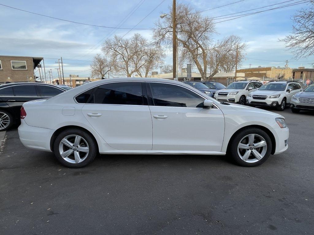 Volkswagen Passat 2.5L SE MT 2013