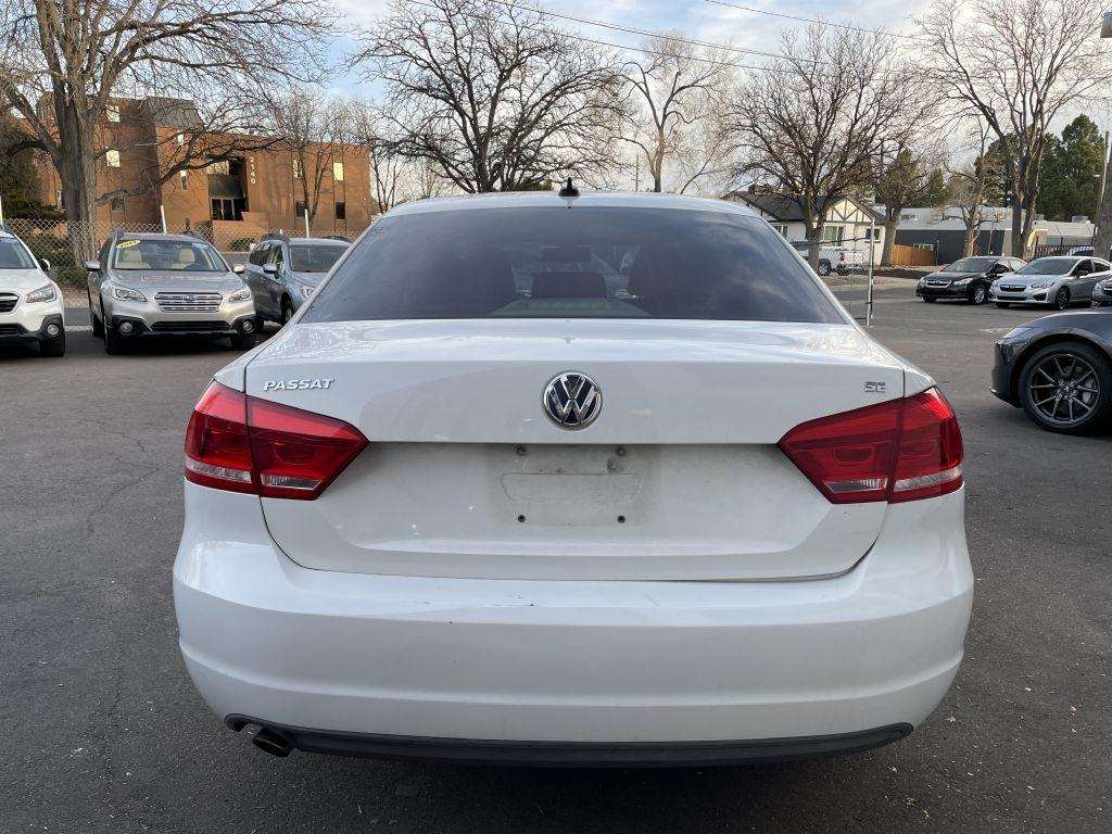 Volkswagen Passat 2.5L SE MT 2013