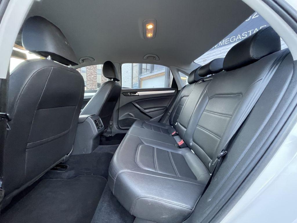 Volkswagen Passat 2.5L SE MT 2013