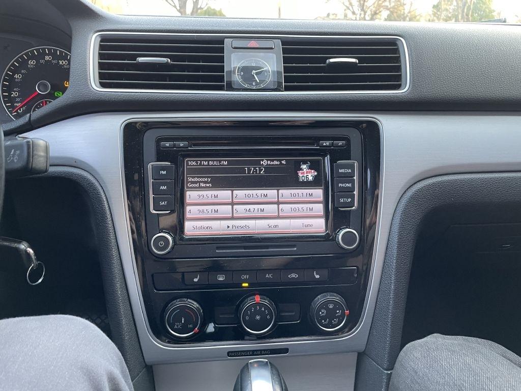 Volkswagen Passat 2.5L SE MT 2013