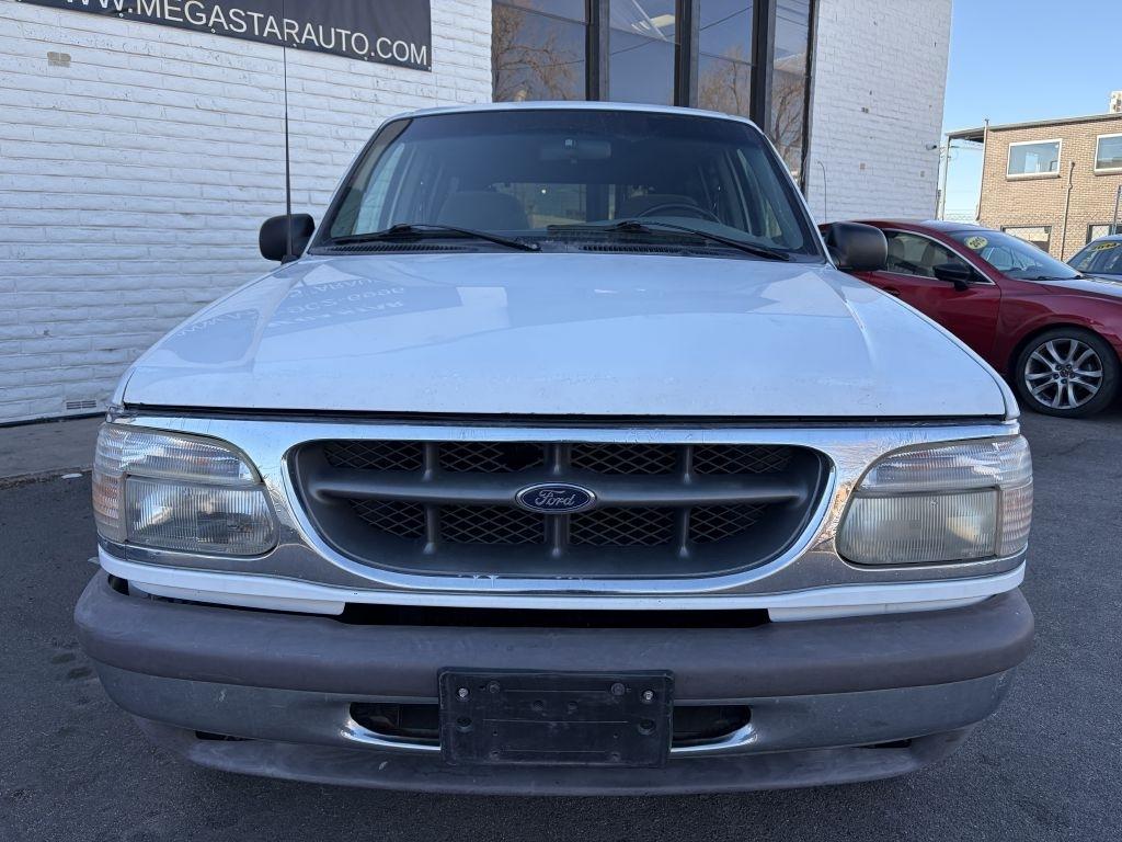 Ford Explorer XL 4-Door 4WD 1997