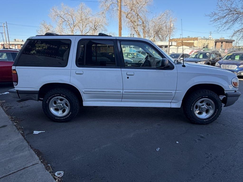 Ford Explorer XL 4-Door 4WD 1997