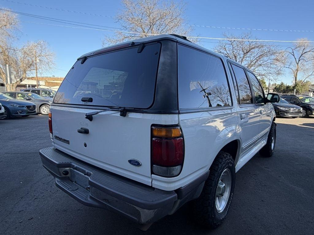 Ford Explorer XL 4-Door 4WD 1997