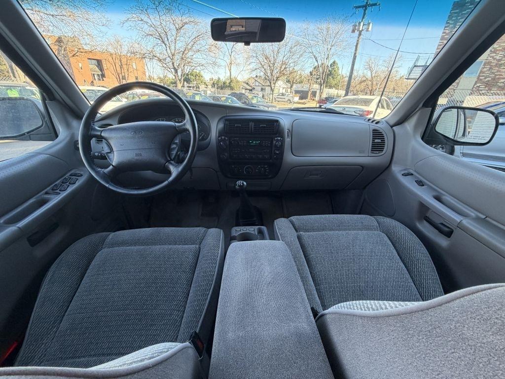 Ford Explorer XL 4-Door 4WD 1997