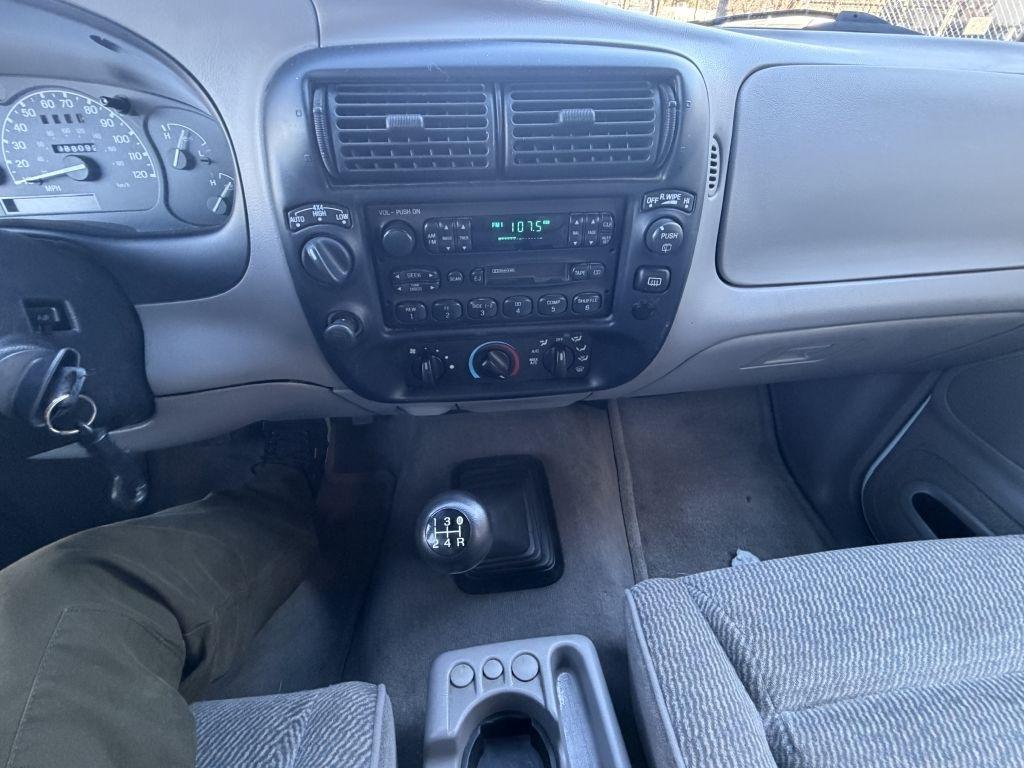 Ford Explorer XL 4-Door 4WD 1997