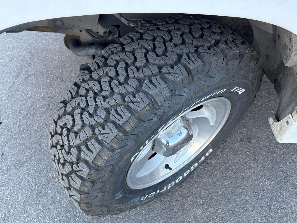 Ford Explorer XL 4-Door 4WD 1997