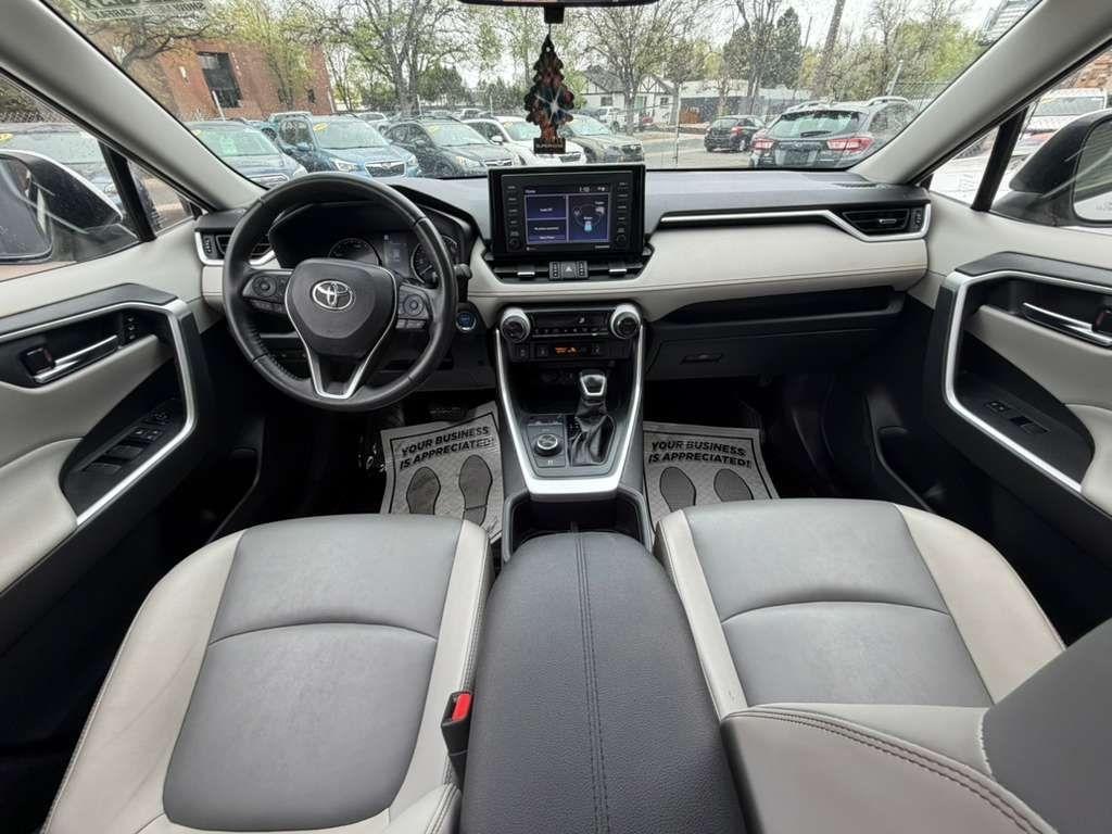 Toyota RAV4 Hybrid XLE Premium 2022