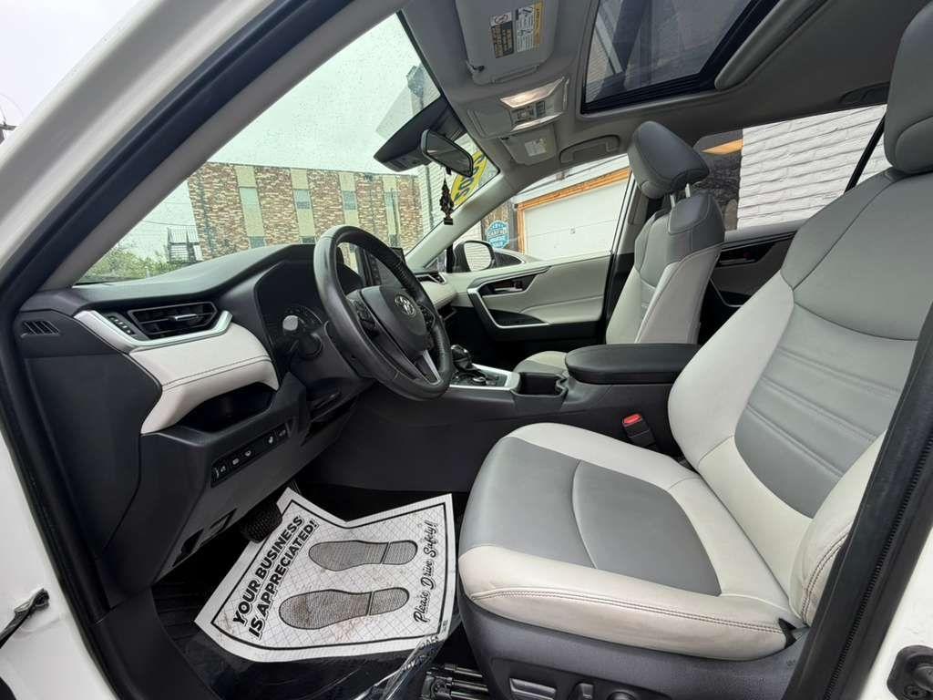 Toyota RAV4 Hybrid XLE Premium 2022