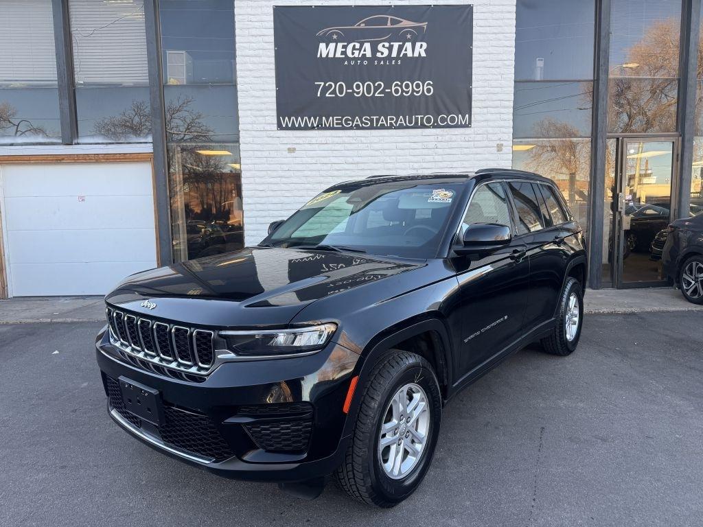 Jeep Grand Cherokee Laredo 4WD 2024