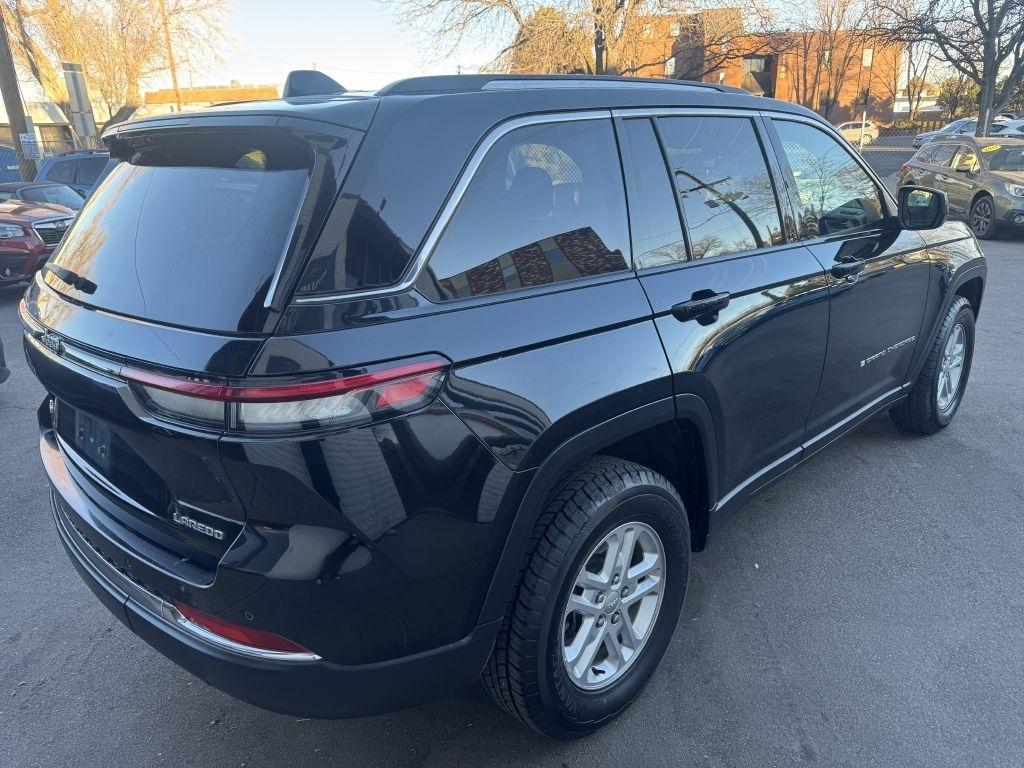 Jeep Grand Cherokee Laredo 4WD 2024