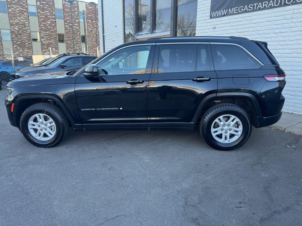 Jeep Grand Cherokee Laredo 4WD 2024