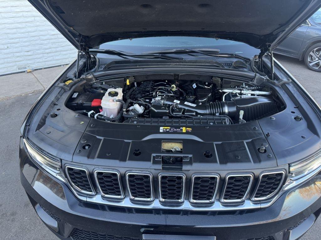 Jeep Grand Cherokee Laredo 4WD 2024