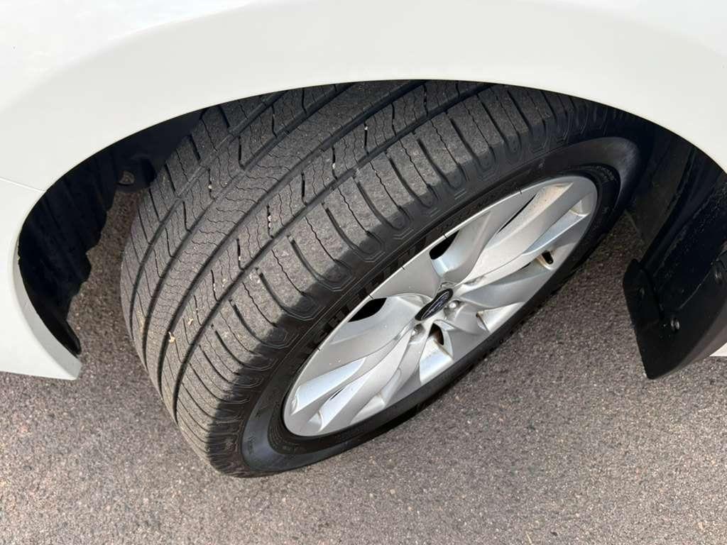 Subaru Legacy 2.5i Premium 2015